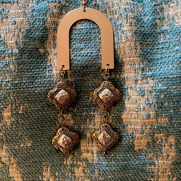 Earrings & Earrings& Bracelet set - Picture 1 of 3